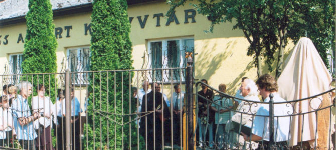 Önkormányzati könyvtárunk felvette Wass Albert nevét…